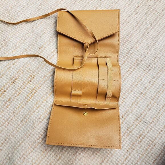 Glass Ladder & Co. Katherine Tech Organization Roll - Picture 4 of 7